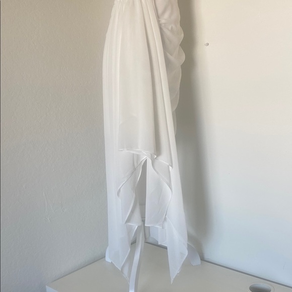 12TH TRIBE White Strapless Gown with Off-the-Shoulder Neckline Small Size - Picture 6 of 10